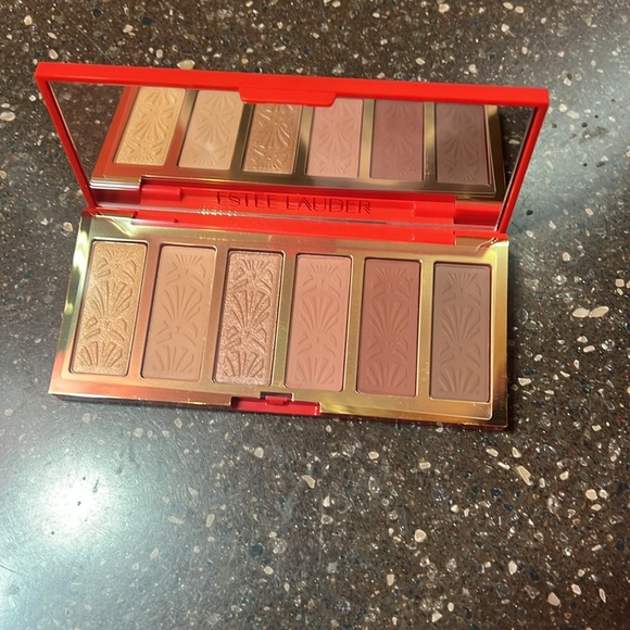 Estée Lauder cosmetics - Picture 2 of 6